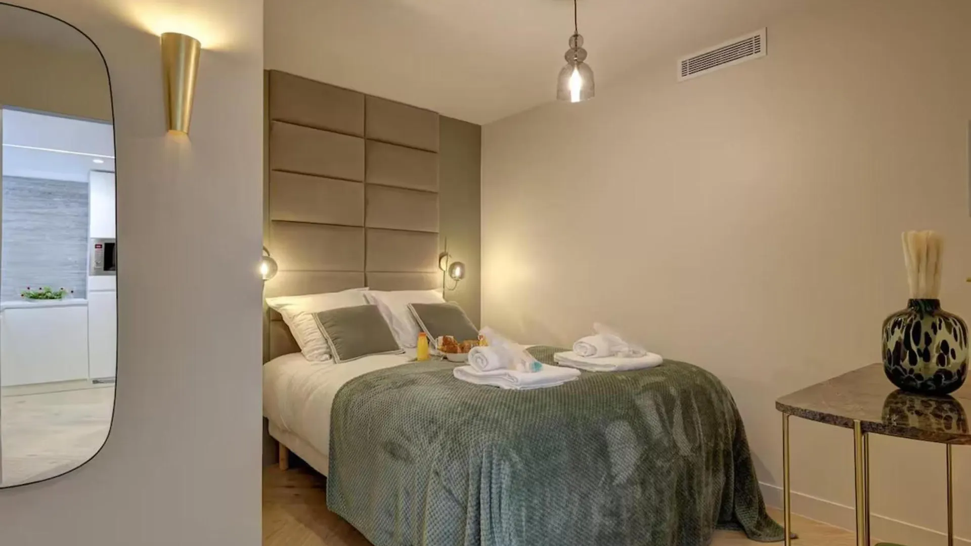 Residence Ac Champs De Mars Eiffel Tower By Studio Prestige Paris Apartment