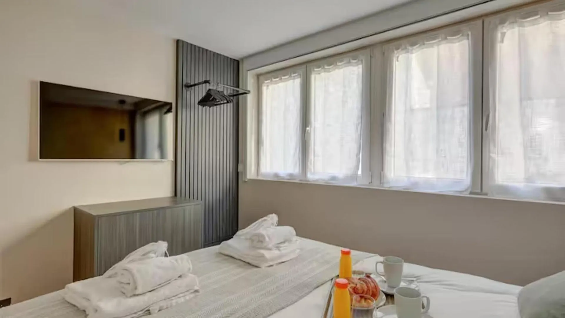 Residence Ac Champs De Mars Eiffel Tower By Studio Prestige Paris France
